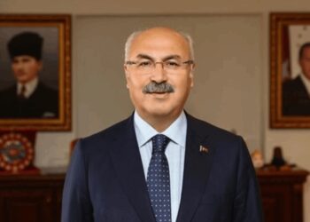 İzmir Valisi hakkında ‘örgüt kurmak’ gerekçesiyle suç duyurusu