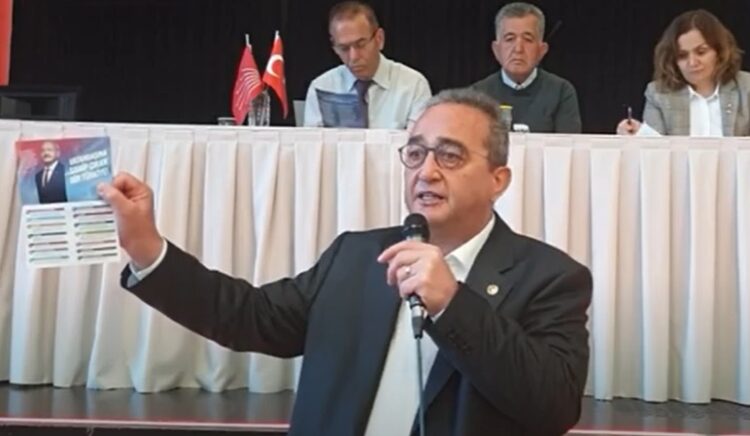 Bülent Tezcan:  Yurt dışında yaşayan kardeşlerimiz siyasi öksüz olmaktan kurtulacak