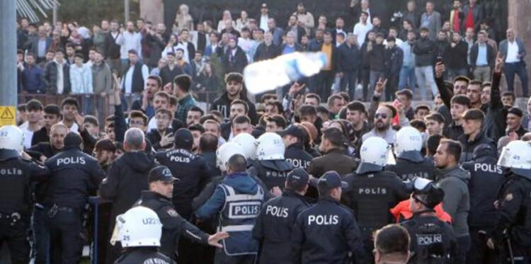 CHP’li Bakan Erzurumlu polisten gelen mesajı paylaştı