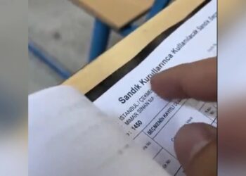 YSK’nın gönderdiği imza çizelgelerine dokununca yazılar silindi