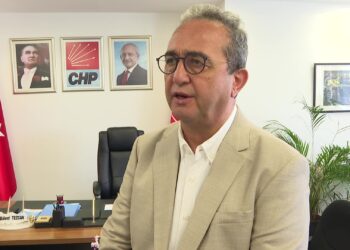 Tezcan: Kılıçdaroğlu’nun önde çıktığı sanıklarda oy kullanma gün sayısını azaltmak ya kasıttır ya iş bilmemektir