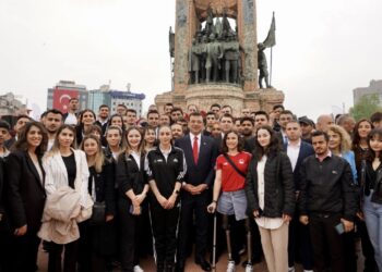 İmamoğlu’ndan 19 Mayıs isyanı: Korsan bir çelenk töreni yapıyoruz!