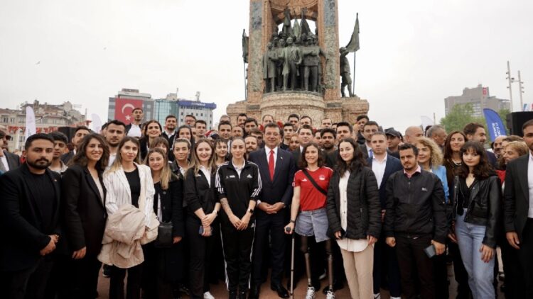 İmamoğlu’ndan 19 Mayıs isyanı: Korsan bir çelenk töreni yapıyoruz!