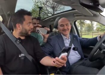 Soylu telefonundaki uygulamayı anlattı; fotoğrafını çektiği kişinin bilgileri açıldı