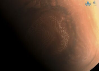 Mars gezgini Zhurong, kızıl gezegenin alçak enlemlerinde su olduğuna dair kanıt buldu