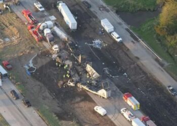 72 araç zincirleme kaza yaptı