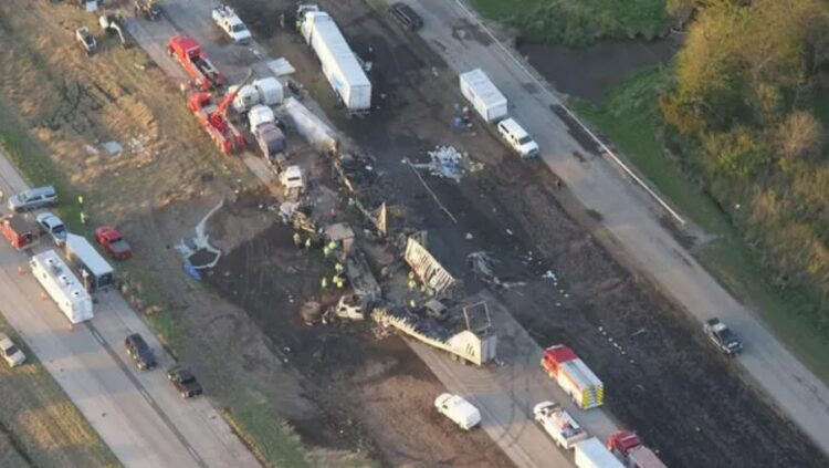 72 araç zincirleme kaza yaptı