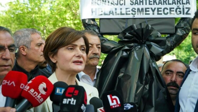 AK Parti’ye siyah çelenk: Helalleşmeyeceğiz, hesaplaşacağız