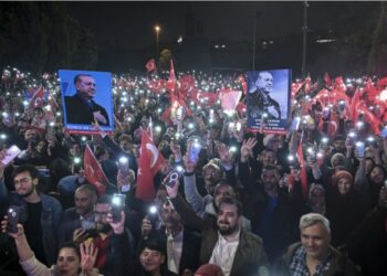 AKP’li isimden Erdoğan’a destek açıklamayan bürokratlara tehdit
