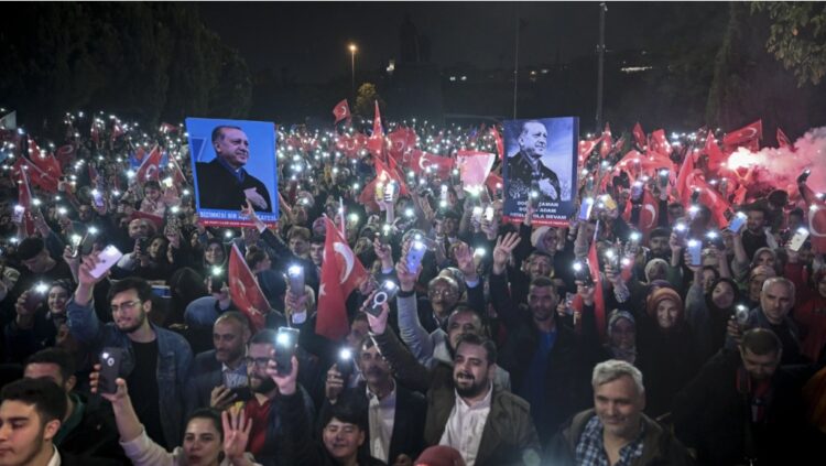 AKP’li isimden Erdoğan’a destek açıklamayan bürokratlara tehdit