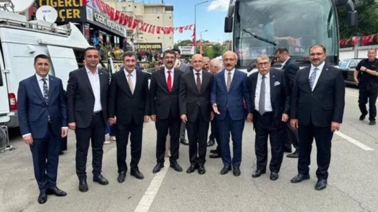 Mehmet Şimşek, Erdoğan’ın Batman mitingine katıldı