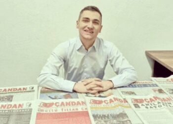 Ülkü Ocakları’nın Kılıçdaroğlu ve Akşener pankartını eleştiren gazeteciye saldırı
