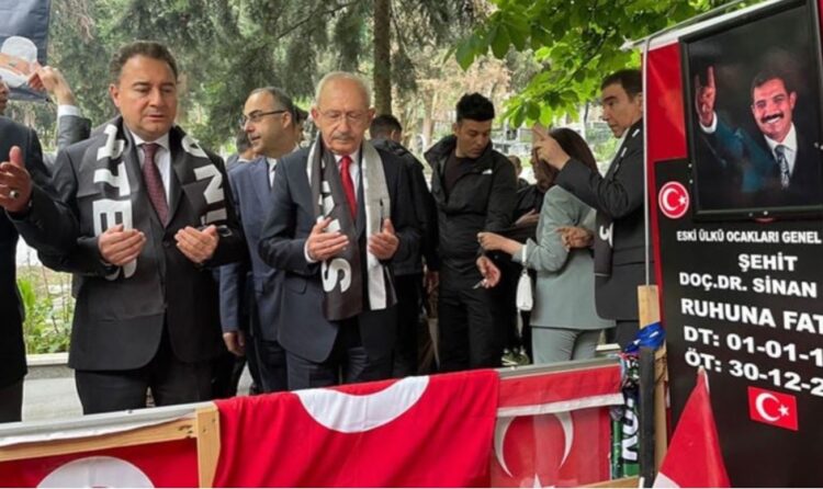 Kılıçdaroğlu ve Babacan, Sinan Ateş’in mezarını ziyaret etti