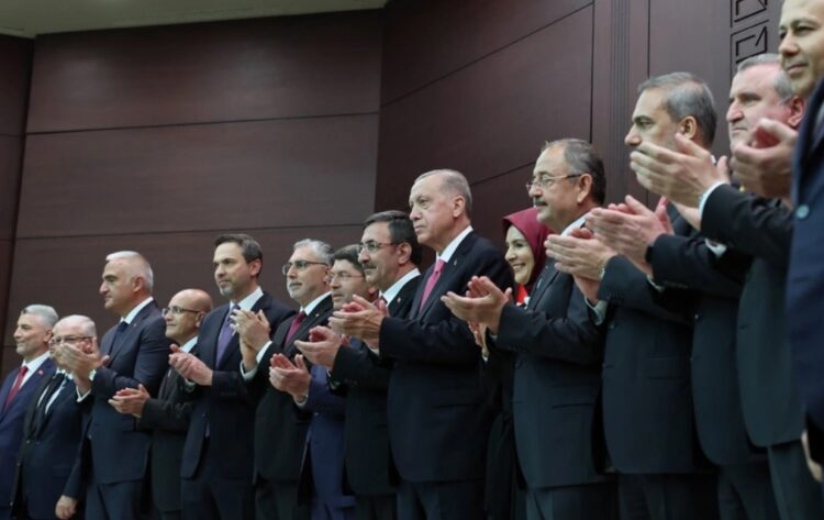 Yeni kabinede kim, kimdir? İşte özgeçmişleri…