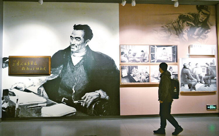 Xi’den genç ÇKP üyelerine topluma dayanak olma çağrısı