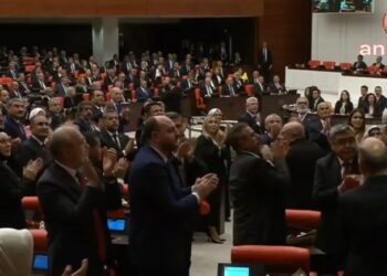 Meclis’te Erdoğan’ı protesto ettiler