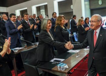 Kılıçdaroğlu, CHP’nin 28’nci dönem milletvekilleri ile bir araya geldi