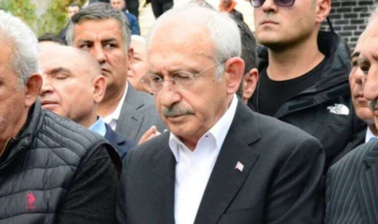 Kılıçdaroğlu, dayısının cenaze törenine katıldı
