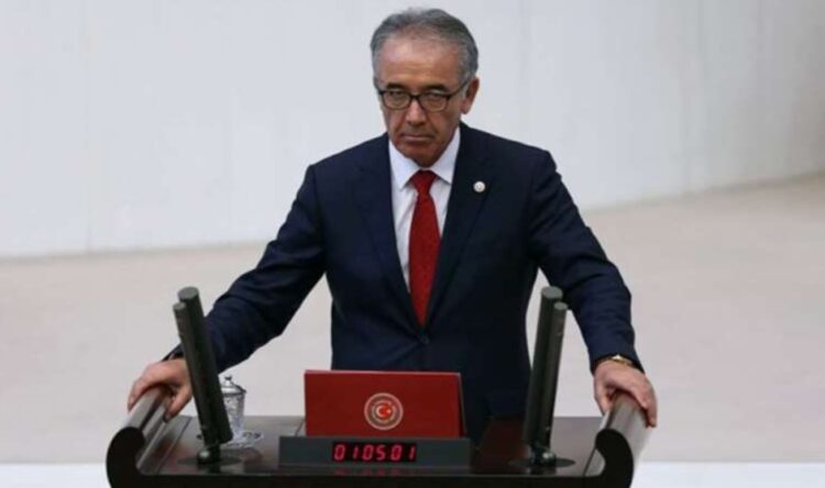 İYİ Parti’nin kurucularından Ahat Andican istifa etti