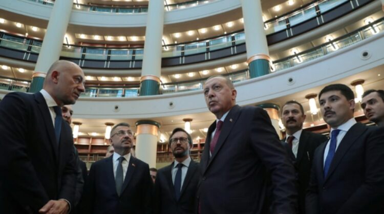 Kulis: Saray’da yeni dönem başlıyor