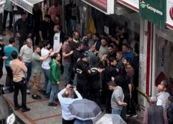 Rize’de Çaykur’un mevsimlik işçileri AK Parti’ye gitti: 2 gözaltı