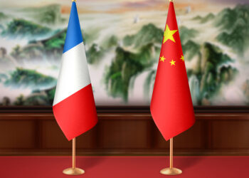 Çin Başbakanı Li Qiang Paris’te Macron’la görüştü