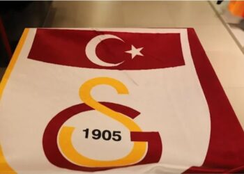 Galatasaray yeni sezon formasını tanıttı
