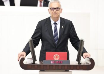 Kayıhan Pala, kızamık salgını için bakanlığı göreve çağırdı