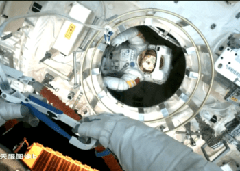 Shenzhou-16 taykonotları ilk uzay yürüyüşünü tamamladı