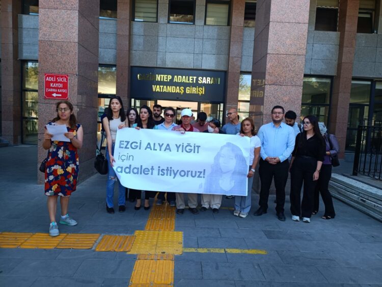 Ezgi Alya Yiğit davası ertelendi: “Adalet sağlanana kadar mücadele edeceğiz”