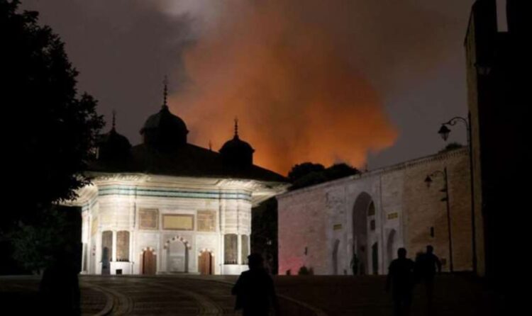 Milli Saraylar Başkanlığı’ndan Topkapı Sarayı’ndaki yangına ilişkin açıklama