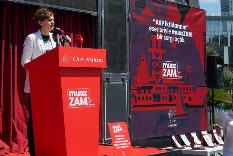 CHP İstanbul İl Başkanlığı, zamlara karşı gezici sergi hazırladı