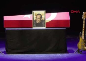 Özkan Uğur’a veda… Son yolculuğuna uğurlandı…