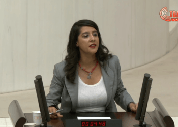Emek Partili Sevda Karaca: Bu yoksullukta, okullarda bir öğün ücretsiz yemek için adım atacaksınız!