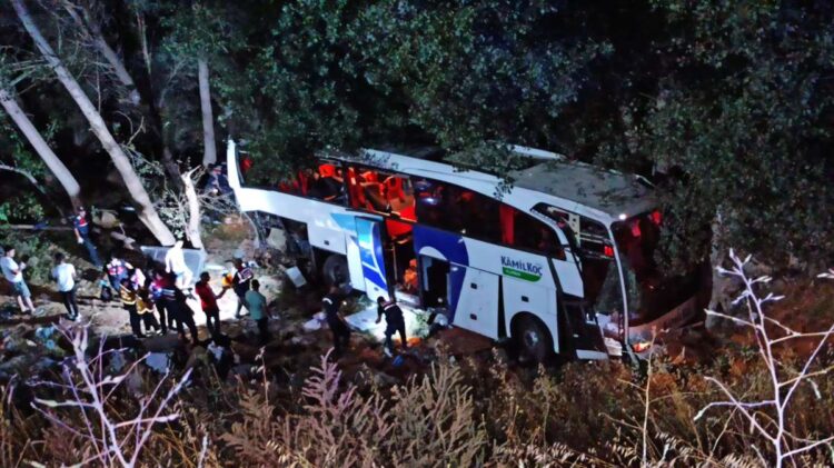 Yozgat’ta otobüs kazasında ölen 12 kişinin kimliği belli oldu