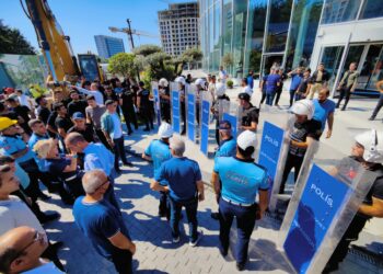 İBB’nin ‘kaçak yapı’ yıkımına polis engeli: Valilik devreye girdi