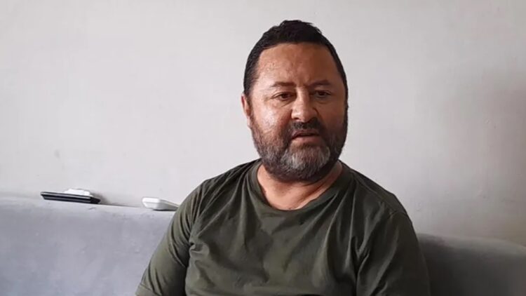 Çay içerken sırtından vuruldu