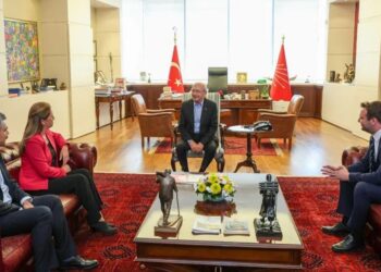 Kılıçdaroğlu, DİSK Başkanı Çerkezoğlu ile bir araya geldi