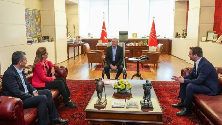 Kılıçdaroğlu, DİSK Başkanı Çerkezoğlu ile bir araya geldi