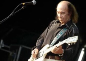 Erkin Koray hayatını kaybetti