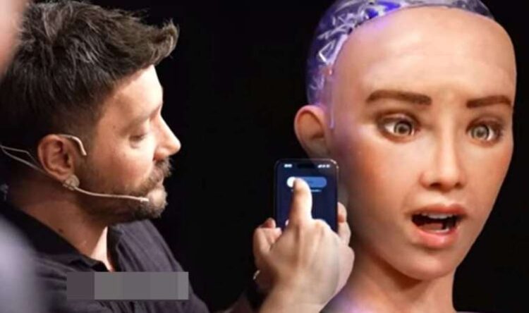 Mevzular Açık Mikrofon’da Robot Sophia’dan tartışma yaratan sözler