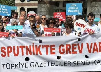 İş bıraktılar: Sputnik Türkiye’de grev pankartları asıldı!