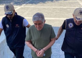Bakan Yerlikaya: Turuncu kategorideki firari FETÖ’cü yakalandı!