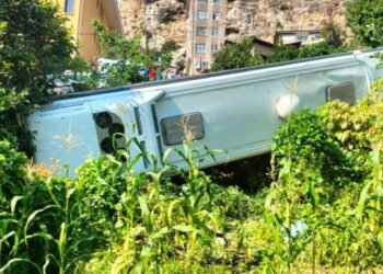 Karaman’da tur otobüsü devrildi! Yaralılar var…