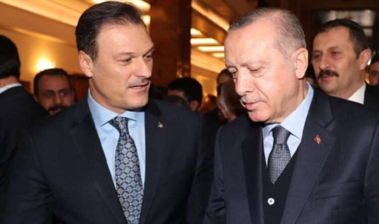 AKP’li Alpay Özalan’ın danışmanı istifa etti