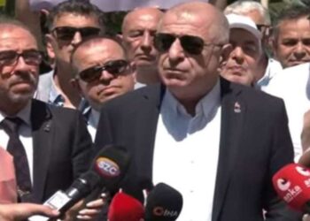 Ümit Özdağ’dan Limak Holding önünde ‘Akbelen’ eylemi