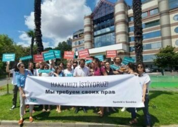 Sputnik greve çıkıyor