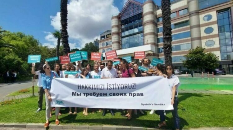 Sputnik greve çıkıyor