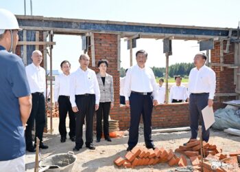 Cumhurbaşkanı Xi, Heilongjiang eyaletinde selden zarar gören vatandaşları ziyaret etti