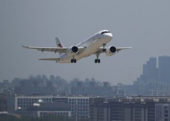 Çin’in yerli C919 uçağı şimdiye kadarki en büyük siparişini aldı